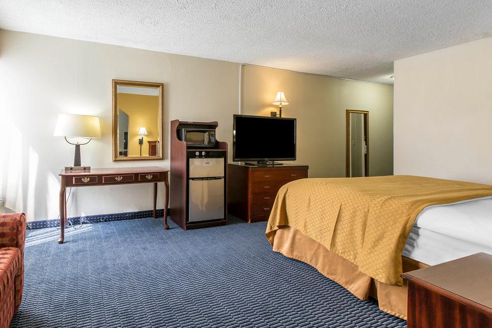 Days Inn By Wyndham Хавелок Екстериор снимка